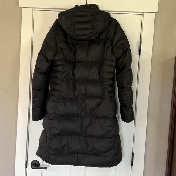 Black Women's Patagonia Down Jacket - Picture 3 of 6
